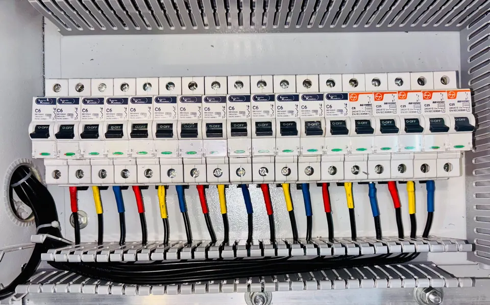 Groepenkast met automaten