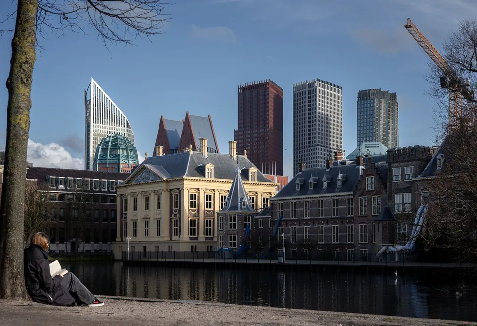 Hofvijver en de skyline van Den Haag
